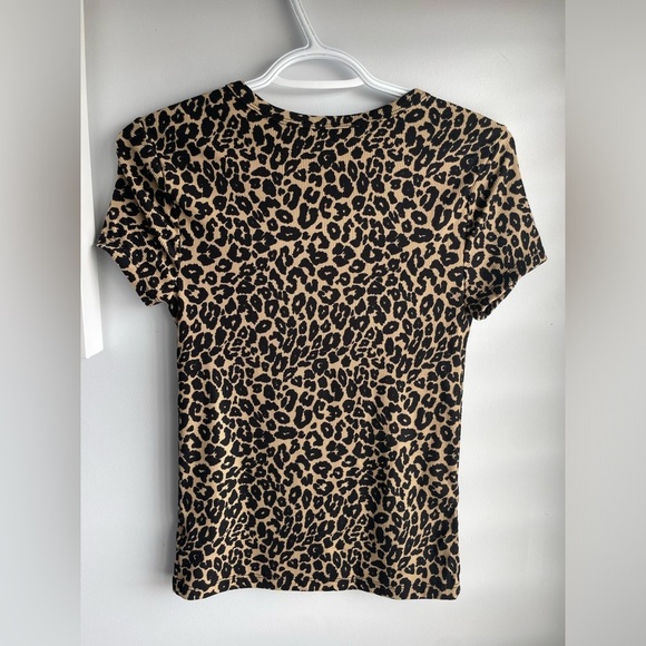💖(2 for $15)💖 Trendy Cheetah Print T-Shirt - Picture 3 of 4